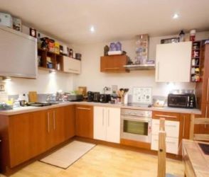 A MODERN ONE BEDROOM GROUND FLOOR APARTMENT WITHIN WALKING DISTANCE OF CHESTER CITY CENTRE AND BEING CURRENTLY RENTED AT A RENT OF £625 PER CALENDAR MONTH. IDEAL INVESTMENT PROPERTY OR FIRST TIME PURCHASE. ALLOCATED SECURE CAR PARK SPACE