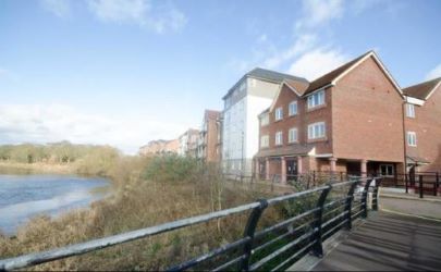 A MODERN ONE BEDROOM GROUND FLOOR APARTMENT WITHIN WALKING DISTANCE OF CHESTER CITY CENTRE AND BEING CURRENTLY RENTED AT A RENT OF £625 PER CALENDAR MONTH. IDEAL INVESTMENT PROPERTY OR FIRST TIME PURCHASE. ALLOCATED SECURE CAR PARK SPACE
