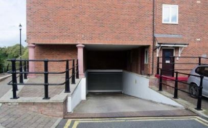 A MODERN ONE BEDROOM GROUND FLOOR APARTMENT WITHIN WALKING DISTANCE OF CHESTER CITY CENTRE AND BEING CURRENTLY RENTED AT A RENT OF £625 PER CALENDAR MONTH. IDEAL INVESTMENT PROPERTY OR FIRST TIME PURCHASE. ALLOCATED SECURE CAR PARK SPACE