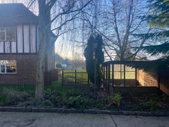 5 bedroom detached home with swimming pool