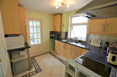 Semi detached property located in a cul-de-sac in Bradwell. Offered with NO UPWARD CHAIN - Ideal for first time buyers