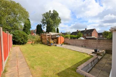 Semi detached property located in a cul-de-sac in Bradwell. Offered with NO UPWARD CHAIN - Ideal for first time buyers