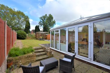 Semi detached property located in a cul-de-sac in Bradwell. Offered with NO UPWARD CHAIN - Ideal for first time buyers