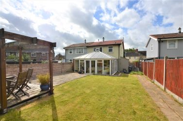 Semi detached property located in a cul-de-sac in Bradwell. Offered with NO UPWARD CHAIN - Ideal for first time buyers