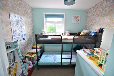 Semi detached property located in a cul-de-sac in Bradwell. Offered with NO UPWARD CHAIN - Ideal for first time buyers