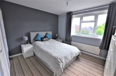 Semi detached property located in a cul-de-sac in Bradwell. Offered with NO UPWARD CHAIN - Ideal for first time buyers