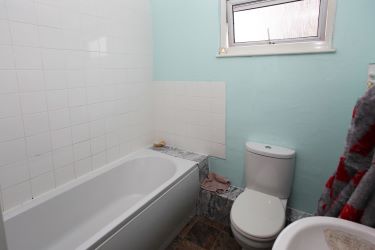 **Calling all Landlords** spacious 3 double bed semi-detached property in Telford. Landlords only with a tenant in situ paying £585 pcm.