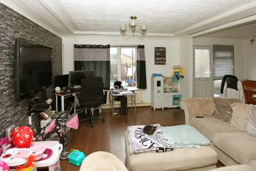 **Calling all Landlords** spacious 3 double bed semi-detached property in Telford. Landlords only with a tenant in situ paying £585 pcm.
