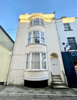 Block of 4 One Bedroom Flats Plus Basement in East Street, Weymouth, Dorset, DT4 8BP - Freehold and Vacant Possession