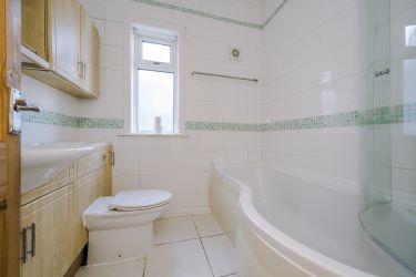 This is ideal for a first time buyer or a buy to let investor, it offers spacious living accommodation throughout and has huge potential for someone to put their own stamp on it.