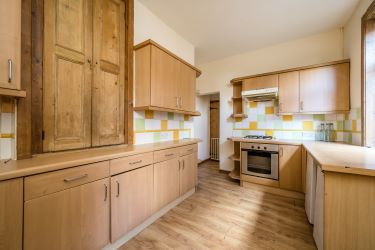 This is ideal for a first time buyer or a buy to let investor, it offers spacious living accommodation throughout and has huge potential for someone to put their own stamp on it.