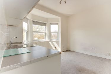 Studio0 Flat in St Augustine Road, Littlehampton, West Sussex, BN17 5NG - Leasehold and Currently Let for 6 months