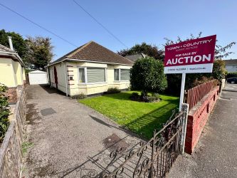 Detached 2 Bedroom Bungalow in Dennistoun Avenue, Christchurch, Dorset, BH23 3QL - Freehold & Vacant Possession