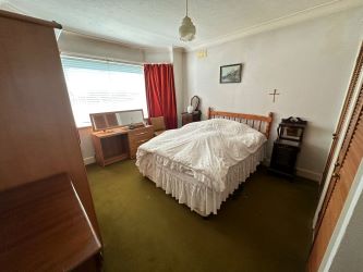 Detached 2 Bedroom Bungalow in Dennistoun Avenue, Christchurch, Dorset, BH23 3QL - Freehold & Vacant Possession