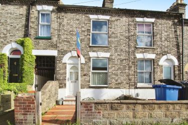A pleasant, terraced property in New Catton, Norwich, perfect for families and couples looking for a renovation project with two reception rooms, an open kitchen, two double bedrooms, and potential to create a wonderful home in a vibrant community.