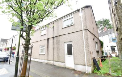 St Teilo Street, Pontarddulais
Swansea, SA4 8SY
£45,000 guide price
Auction 31.10.24

BLOCK VIEWING TUESDAY 29TH AT 11.30AM

Of interest to speculators and Investors. We are delighted to offer to the market this two bedroom terrace house in need of modernisation.

The viewings are arranged for TBC - please contact us to book your slot
