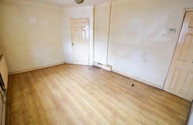St Teilo Street, Pontarddulais
Swansea, SA4 8SY
£45,000 guide price
Auction 31.10.24

BLOCK VIEWING TUESDAY 29TH AT 11.30AM

Of interest to speculators and Investors. We are delighted to offer to the market this two bedroom terrace house in need of modernisation.

The viewings are arranged for TBC - please contact us to book your slot