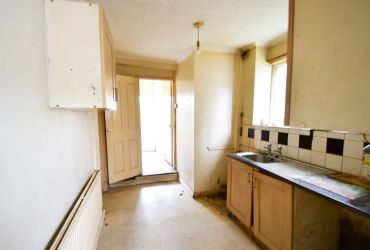 St Teilo Street, Pontarddulais
Swansea, SA4 8SY
£42,500 guide price
Auction 28.11.24

BLOCK VIEWING TUESDAY 29TH AT 11.30AM

Of interest to speculators and Investors. We are delighted to offer to the market this two bedroom terrace house in need of modernisation.

The viewings are arranged for TBC - please contact us to book your slot