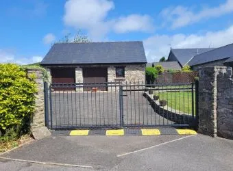 BARN 3, MANOR FARM, NEWTON, PORTHCAWL, CF36 5SP
Guide price £499,995
Auction 28.11.24
Pre auction offers welcomed

Viewing - Please  contact us to boom your slot - Wednesday 13th - 4pm