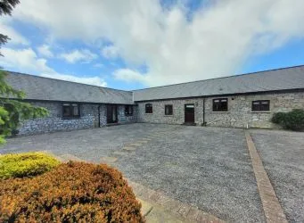 BARN 3, MANOR FARM, NEWTON, PORTHCAWL, CF36 5SP
Guide price £499,995
Auction 28.11.24
Pre auction offers welcomed

Viewing - Please  contact us to boom your slot - Wednesday 13th - 4pm