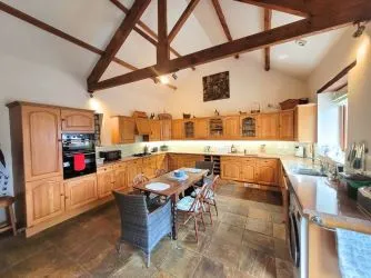 BARN 3, MANOR FARM, NEWTON, PORTHCAWL, CF36 5SP
Guide price £499,995
Auction 28.11.24
Pre auction offers welcomed

Viewing - Please  contact us to boom your slot - Wednesday 13th - 4pm