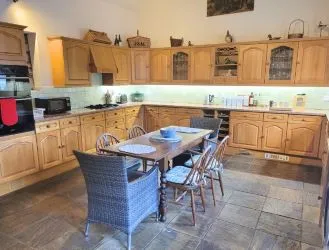 BARN 3, MANOR FARM, NEWTON, PORTHCAWL, CF36 5SP
Guide price £499,995
Auction 28.11.24
Pre auction offers welcomed

Viewing - Please  contact us to boom your slot - Wednesday 13th - 4pm