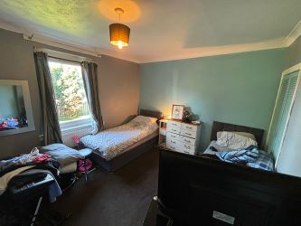 Town & Country Property Auctions offers this incredible 2 bedroom Flat in Bellshill