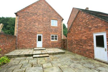 FANTASTIC VALUE 
This spacious four bedroom detached family home is conveniently located with easy access to local schooling, amenities and the national road network.