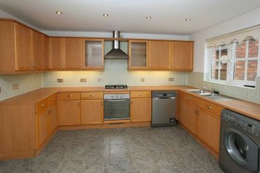 FANTASTIC VALUE 
This spacious four bedroom detached family home is conveniently located with easy access to local schooling, amenities and the national road network.