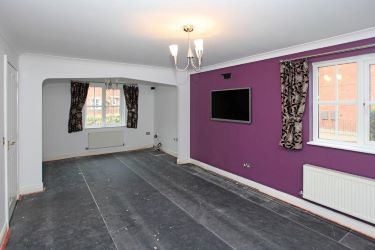 FANTASTIC VALUE 
This spacious four bedroom detached family home is conveniently located with easy access to local schooling, amenities and the national road network.