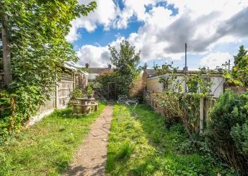 44 Richmond Road, Grays, Essex, RM17 6DW