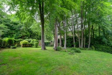 Substantial Detached 6 Bedroom Family Home
