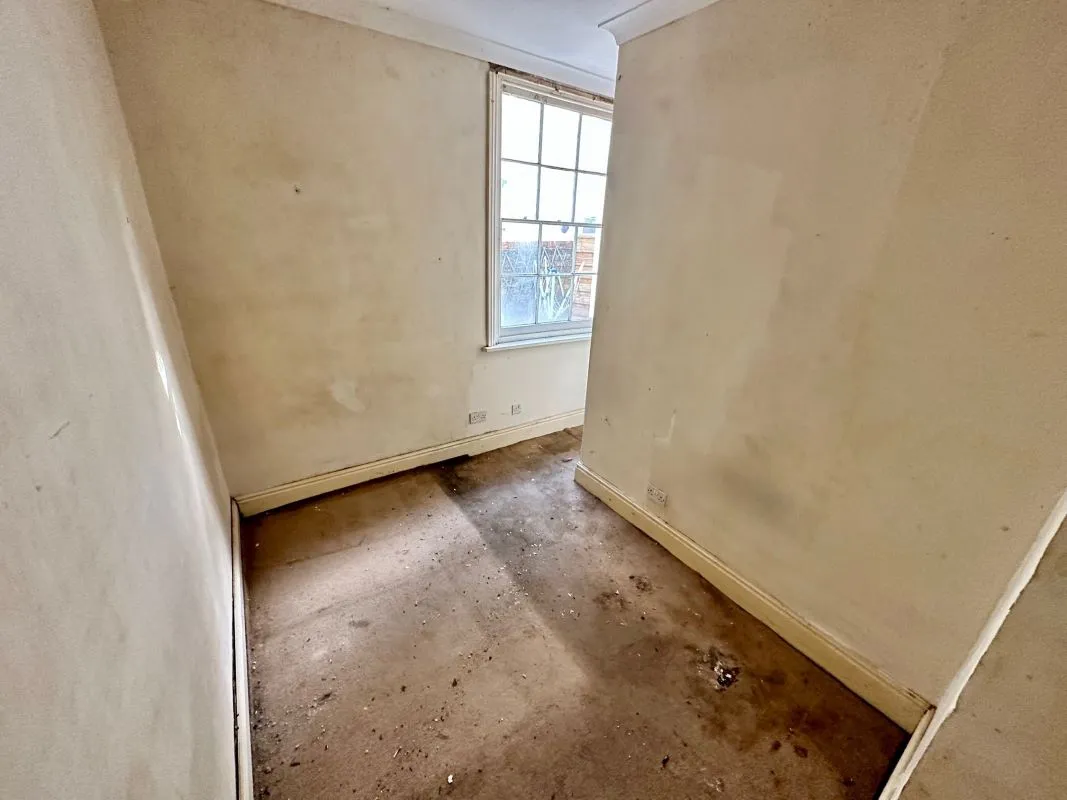 Flat 2, 7 Lind Street, Ryde, Isle Of Wight, PO33 2NQ