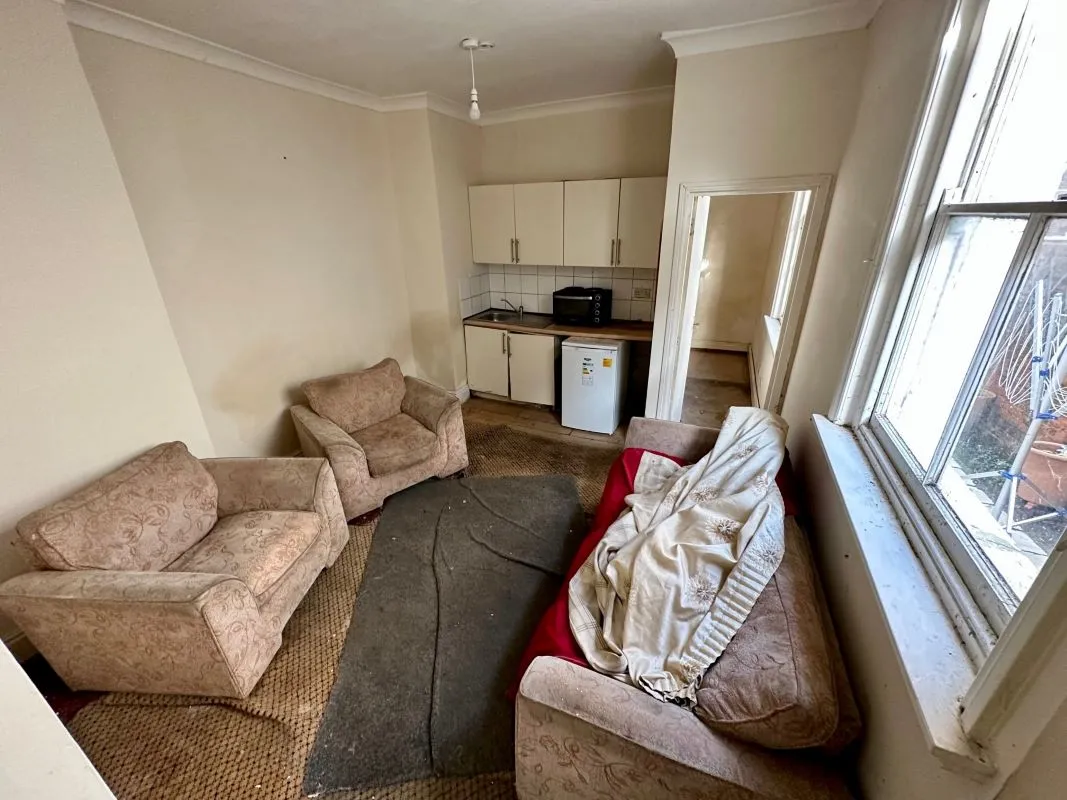 Flat 2, 7 Lind Street, Ryde, Isle Of Wight, PO33 2NQ
