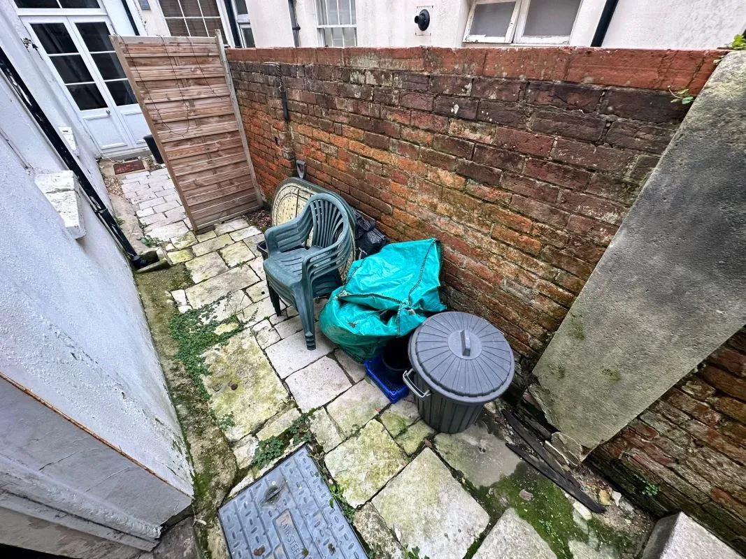 Flat 2, 7 Lind Street, Ryde, Isle Of Wight, PO33 2NQ