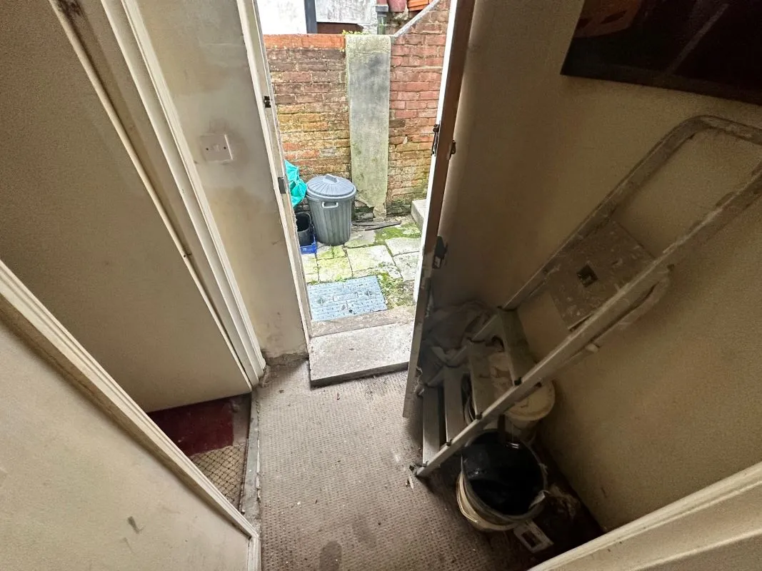 Flat 2, 7 Lind Street, Ryde, Isle Of Wight, PO33 2NQ