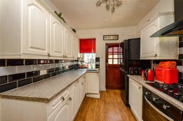 This well-proportioned, Leasehold 4 Bedroom maisonette within an end terrace property property spans over 2 floors. The property is ideally located in the centre of Colwyn Bay, with local schools, shops, transport links and even the beach all within easy reach.