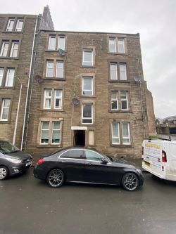 MASSIVE £20,000 discount from home report on this modern one bedroom flat close to Dundee city centre.