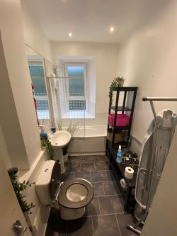 MASSIVE £20,000 discount from home report on this modern one bedroom flat close to Dundee city centre.