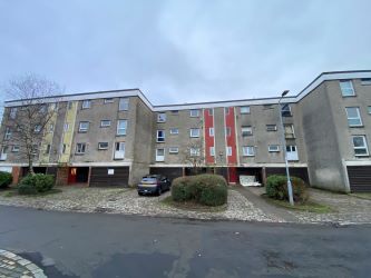 Town & Country Property Auctions offers this incredible 3 bedroom 3rd floor property in Cumbernauld.