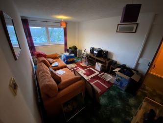 Town & Country Property Auctions offers this incredible 3 bedroom 3rd floor property in Cumbernauld.