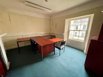 GRADE II LISTED, circa 1820-1830 - Recently used as offices. Potential for many uses (stp)
Auction 29/2/24
Viewing - 24/2 @ 11am