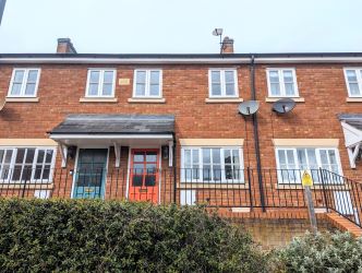 A fine 2 bedroom terraced house in an excellent position overlooking The Abbey, close to the town centre.
