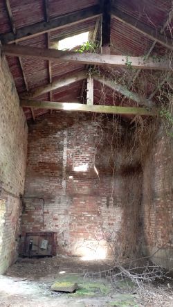 OUTLINE APPLICATION APPROVED FOR RESIDENTIAL DEVELOPMENT BARN BUILDINGS HAVE GOOD POTENTIAL TO REDEVELOP / REFURBISH.