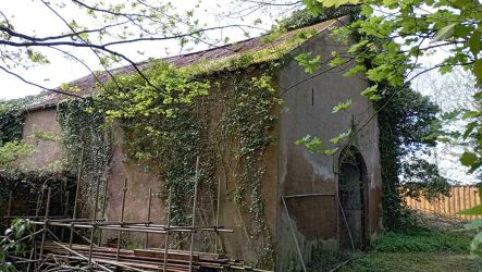OUTLINE APPLICATION APPROVED FOR RESIDENTIAL DEVELOPMENT BARN BUILDINGS HAVE GOOD POTENTIAL TO REDEVELOP / REFURBISH.