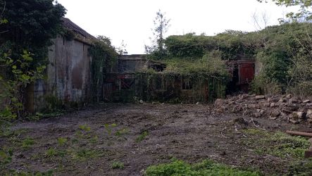 OUTLINE APPLICATION APPROVED FOR RESIDENTIAL DEVELOPMENT BARN BUILDINGS HAVE GOOD POTENTIAL TO REDEVELOP / REFURBISH.