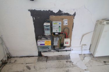 **CASH BUYERS ONLY** A Leasehold One Bedroom First Floor Flat, Situated Within A Mid-Terraced Building. An Ideal Family Home Or Investment Property. Located On The Island Of Ynys Mon.
************Potential Gross Yield In Excess of 25%**************
