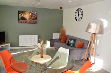 8 APARTMENT BLOCK CONVERSION - GREAT HOLIDAY BUSINESS OPPORTUNITY