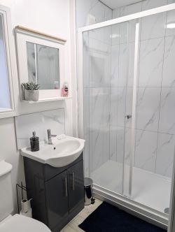 8 APARTMENT BLOCK CONVERSION - GREAT HOLIDAY BUSINESS OPPORTUNITY