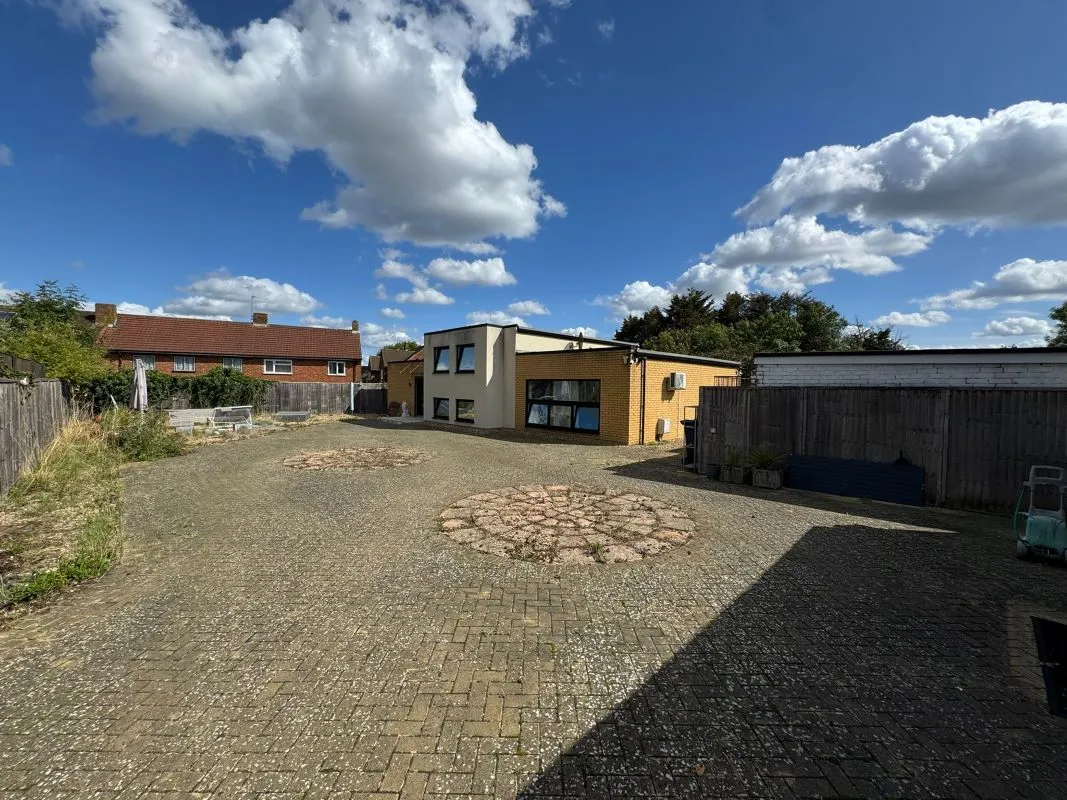 86 & 86A Ferrymead Avenue, Greenford, Middlesex, UB6 9TL